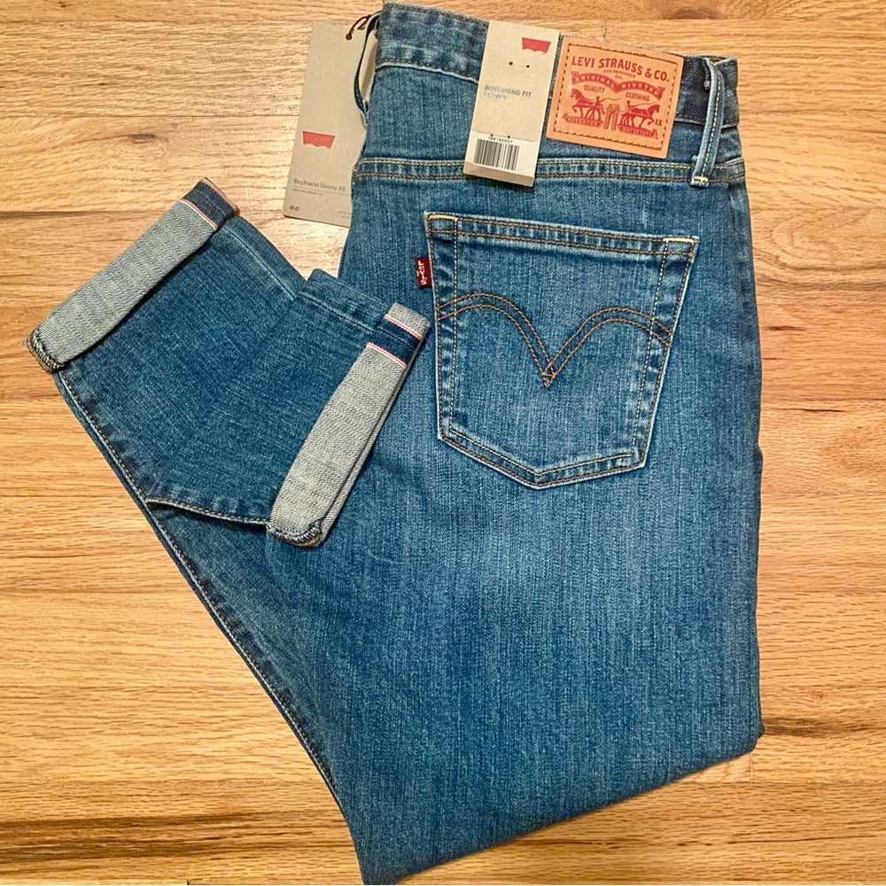 NWT Levi’s Selvedge Boyfriend Fit Skinny Jeans Size 28